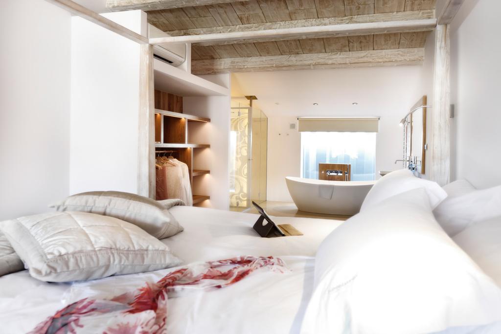 Boutique Hotel Urbisol Calders ภายนอก รูปภาพ